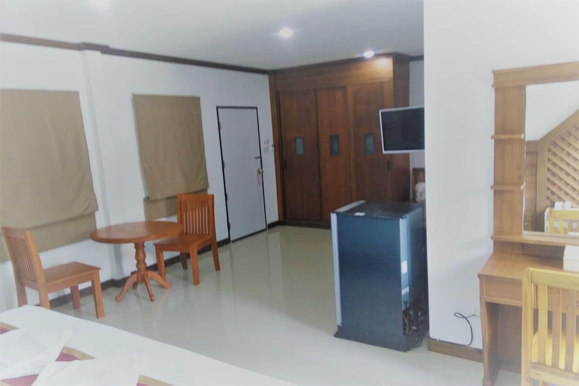 Отель Panmanee Hotel-newly Renovated